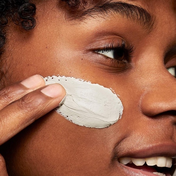 Kiehl's Rare Earth Deep Pore Cleansing Mask - Picture 2 of 4